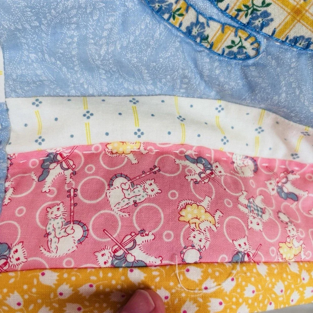 Vintage Crib Quilt Wall Hanging Cats Kittens Patchwork Retro Pattens and‎ Colors